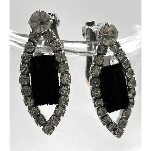 Authentic vintage Hobé 1940s Sparkling Velvet Choker Necklace & Earrings Set
